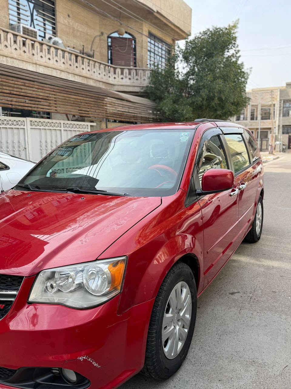 سلام عليكم للبيع دوج كرفان مديل 2013 وارد امريكي حادثه جاملغ امامي فقط وبيه قطع صبغ بدون دواخل مكينة كير صدر تخم تاير كله جديد تبريد ثلج سياره حلوه جاهزة سياره فول مواصفات الكاميرا تحكم استيرن شاشه جام كهرباء رقم بغداد تحويل مباشر مكان بغداد حي الجهاد شارع الشارقه سعر 117 وبيه مجال للطيبين رقمي ‏‪***********‬‏ / ‏‪***********‬‏
