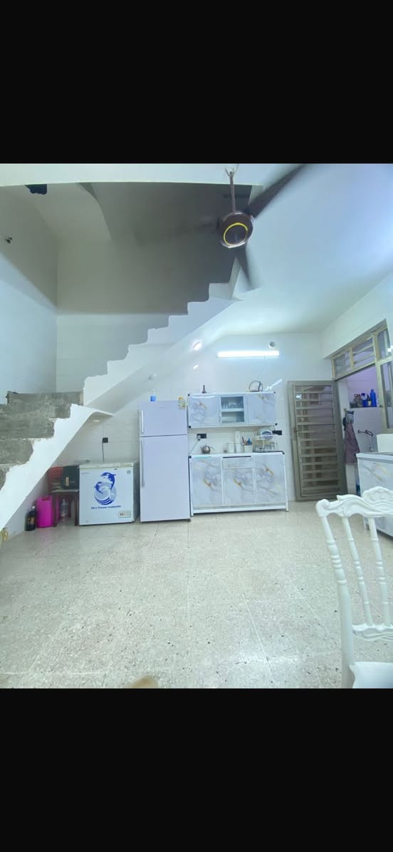 دار للبيع منطقة سكينة 2/11 المساحة 100 واجه 5 نزال 20 طابقين يحتوي على 3 غرف نوم  استقبال وصالة ومطبخ   وصحيات  للاستفسار *********** سند 25 اقرار محكمة
