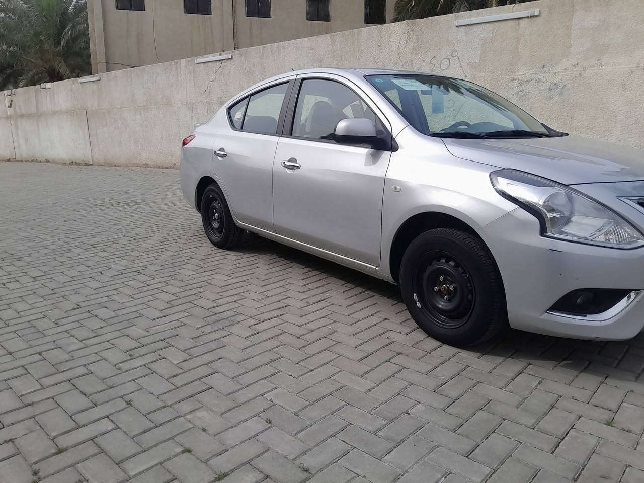 نيسان سني صدي موديل ١٩ كفاله عامه
ع وضعيه الشركه ماشي ١٧ ألف حقيقي وين  يعجبك وديها بشرط ع الفحص   تايرات شركه رقم بغداد جديد هزه جديده مكان السياره بغداد السيديه ***********
