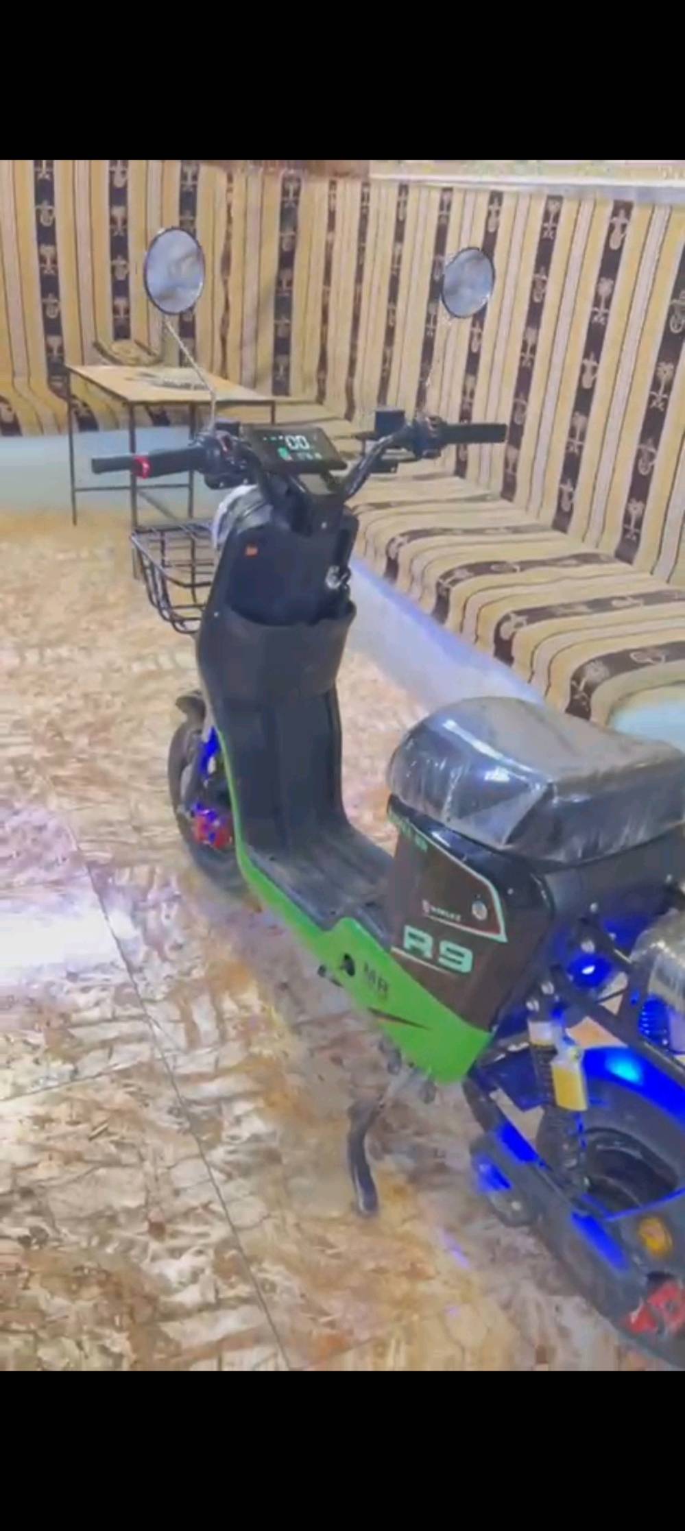 دراجه شحن R9 عوزهة. عقل رايدهة 250 مجال شي قليل عنواني بغداد الشعب 