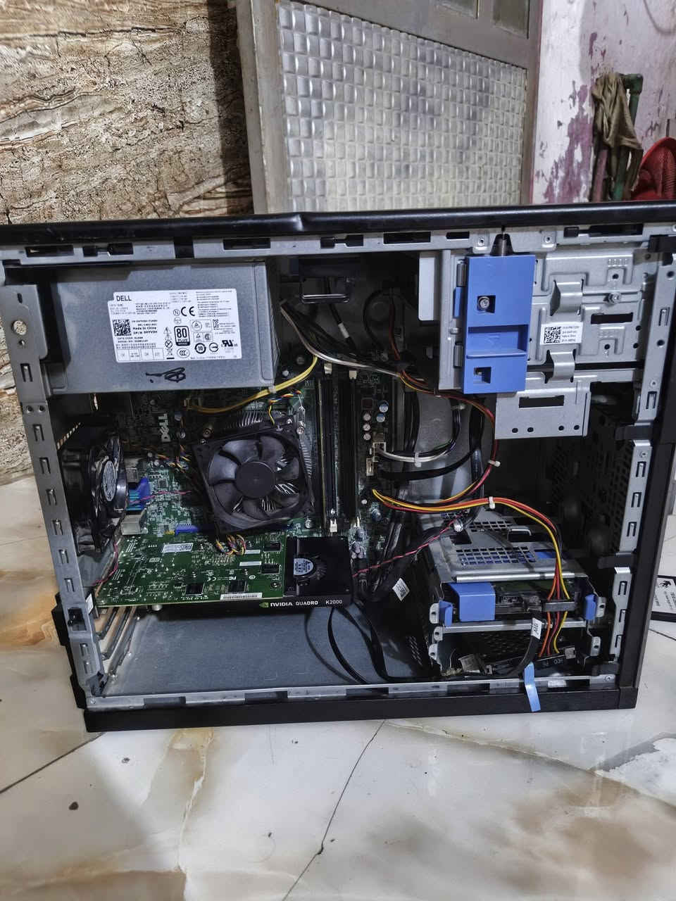 السلام عليكم تجميعة للبيع
‏• Core i3 2100
كرت الشاشه NVIDIA Quadro K2000
‏• رام 8GB (قابل للزيادة)
‏• هارد SSD 256 (قابل للتطوير) بس ماعرف شبي مايشتغل 
‏• شاشة 19 إنج
‏• كيبورد + ماوس
‏✔️ جهاز نظيف جان يشتغل عندي فجئه كامت تتشغل بس ما تحول ماعرف شنو السبب 
‏✔️ قابل للتطوير للألعاب القوية (رام + كرت شاشة + معالج ضمن نفس الجيل)
‏✔️ مناسب للدراسة، التصفح، والألعاب الخفيفة
‏💰 السعر: 150 (قابل للتفاوض) 
‏📍 الموقع: بغداد حي النصر 
‏📩 للتواصل خاص
‏


**إذا كنت صاحب هذا الإعلان وتريد حذفه لأي سبب، رجاءا أرسل رسالة إلى الدعم الفني**