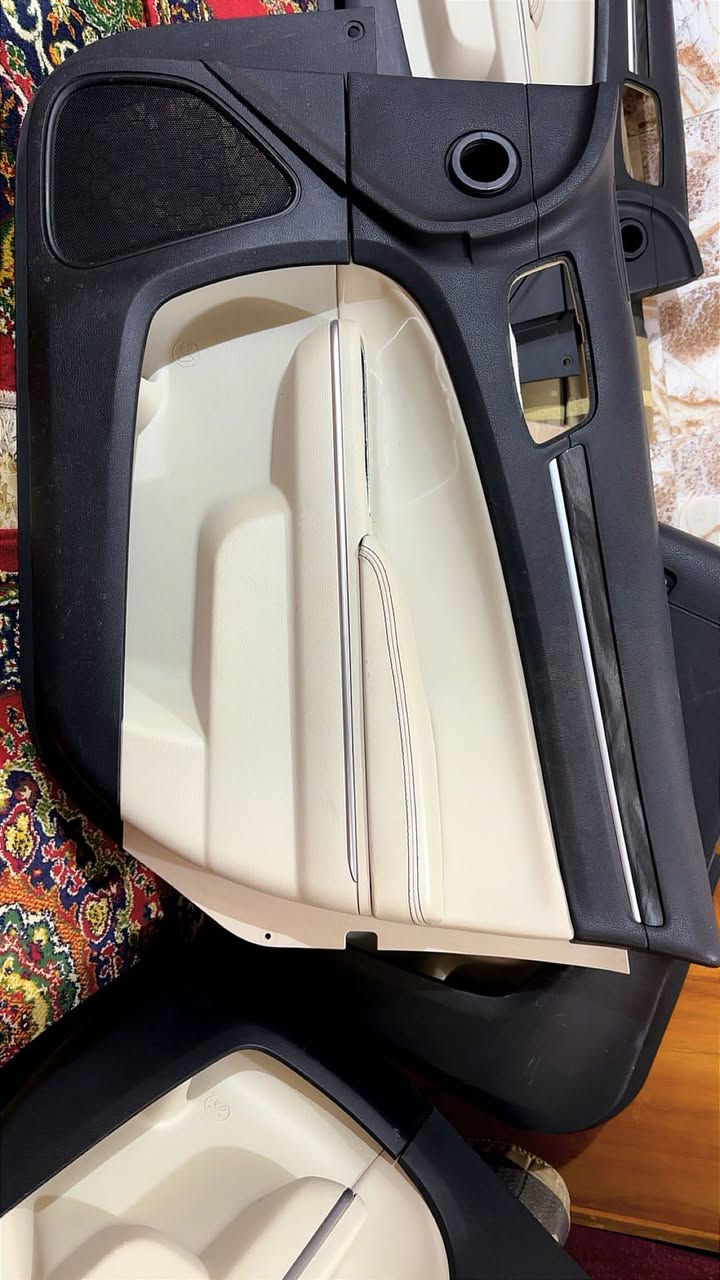 سلام عليكم تخم بطاين اوباما للبيع نضافه 95 ‎%‎السعر 300الف هنه ولداتهن ولترايش كاملات 
***********
