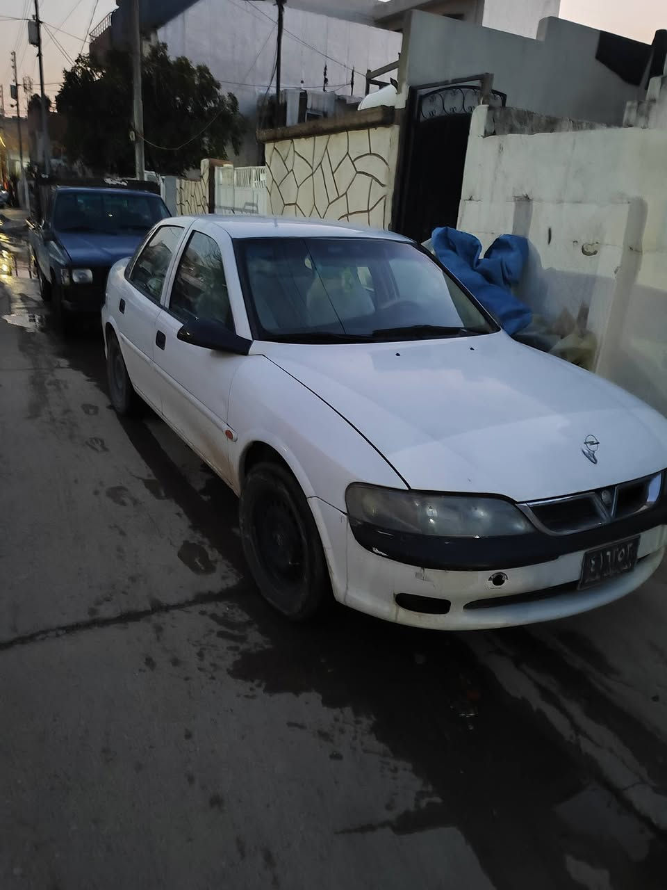 سلام عليكم  سيارة اوبل فكترا للبيع. موديل 2000 ارم بلاستك هولير  بدون صبغ سعر 27 ومجال كير توماتيك مكان سليمانيه  رقم تلفون.  ***********.     ***********
