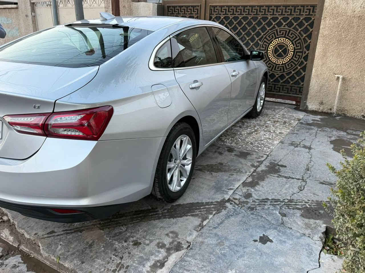 للبيع ماليبو ( 2022 ) LT
مكينة 1.5L توربو 

رقم اربيل بأسمي

ماشية  70 الف كيلو  
-بصمة + تشغيل عن بعد 
-هيترات الكشنات وكرسي كهرباء 
-تحكمات ستيرن + مثبت سرعة 
-مانع انزلاق 
-اوتو ستوب
-شاشة + بلوتوث + واي فاي وكار بلي 
-كامرة خلفية 
-مداخل شحن 
-تبريد قطعتين 
-هاند بريك بصمة  

حادث السياره دعامية فقط وطلع بيها كلير 3 قطع من امريكا وسونار موجود بصور 

السعر : 11.500$      115 ورقه 

مكاني بغداد حي الجامعه 
للاستفسار 
***********
