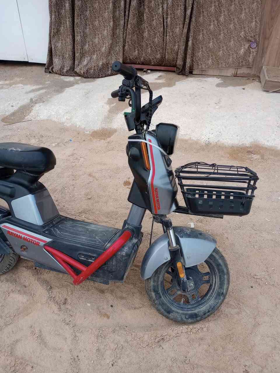 السلام عليكم دراجه شحن عوزه فقط بطاريات السعر 200 كربلاء مجمع جنه السلام الحولي ابو مهدي المهندس ***********
