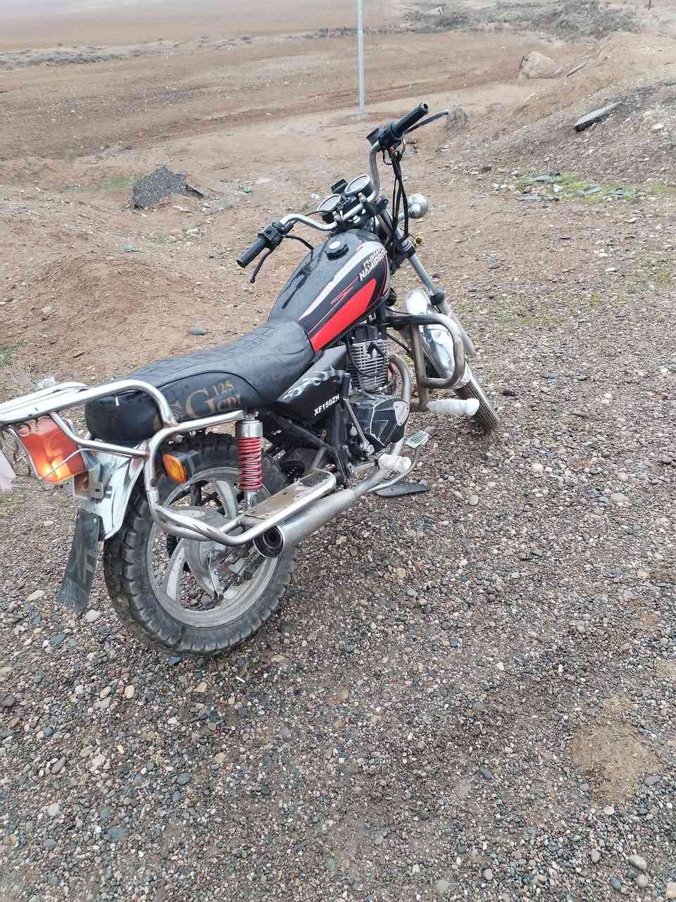 السلام عليكم ماطور ابو نمر للبيع وايرمنيه كلها تشتغل تواير جدد سلف شغال وضع شركه  محرك شرط ما مفتوح  سعر 325بي مجال للستفسار تصال علا رقم ***********مكاني بل كسك
