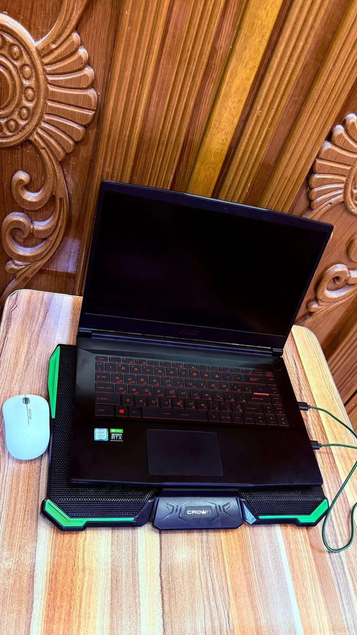 لابتوب MSI Gaming – نظافة90 %
جهاز قوي جدًا للألعاب، التصميم، المونتاج، والبرامج الهندسية.

🔹 المواصفات:

المعالج: Intel Core i7-9750H (الجيل التاسع)
• 6 أنوية / 12 مسار
• تردد يصل إلى 4.5GHz
• كاش 12MB

✅ كرت الشاشة: NVIDIA GeForce RTX 2060 6GB GDDR6
• يدعم Ray Tracing و DLSS
• أداء ممتاز للألعاب الحديثة والمونتاج

✅ الكرت المدمج: Intel UHD Graphics 630

✅ الرام: 16GB DDR4
• قابلة للترقية

✅ التخزين: 954GB SSD NVMe
• سرعة عالية جدًا في تشغيل النظام والبرامج

✅ الشاشة: 15.6” Full HD
• معدل تحديث مرتفع (120Hz – 144Hz)

✅ النظام: Windows 11

✅ لوحة مفاتيح RGB بإضاءة خلفية 

السعر 750 الف 🤍
*********** 💙
مكاني بالنجف واگدر اوصلها
