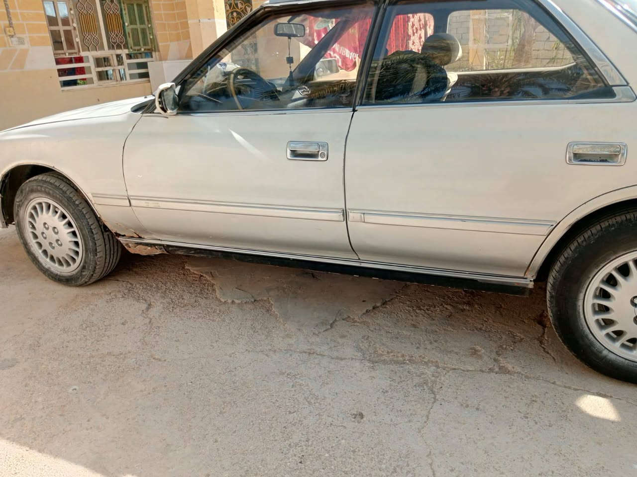 السلام عليكم مارك شطح سياره كامله مكمله من صدر مكينه كير كله كفاله عامه رقم انكليزي  بسمنه مكينه كير بطه  سياره حلوه وسعرها ٣٦ وبيهه مجال قليل موديل ٩٢مكانها ديالى الوجيهيه رقم ***********
