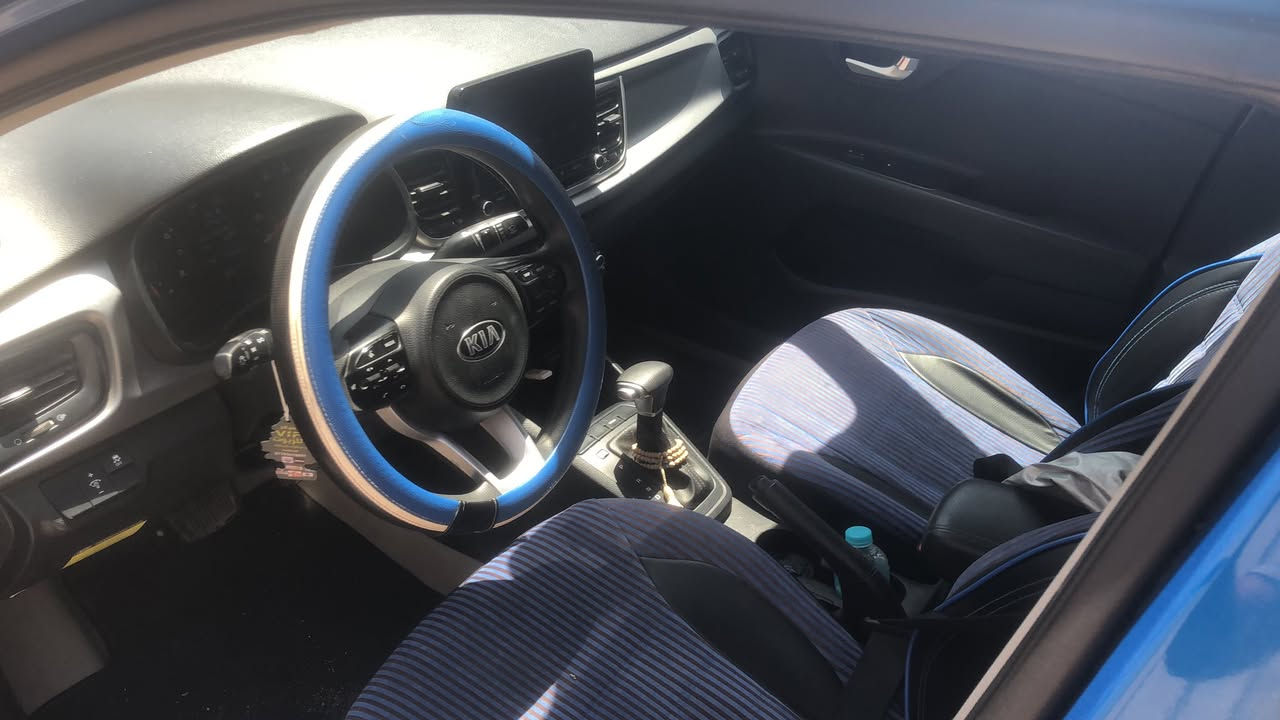 للبيع كيه ريو 2021 بصره
السعر 120 وبهه مجال  
دعاميه اماميه  وشخط بلباب ومسوي 
ماشيه 40  الف 
المكان بصره طويسه 
***********
