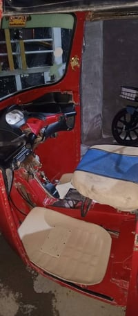 مكلفه ب نشر تكتك للبيع اوراقها كامله موديل 2019 محرك جديد موديل 21 تخم...