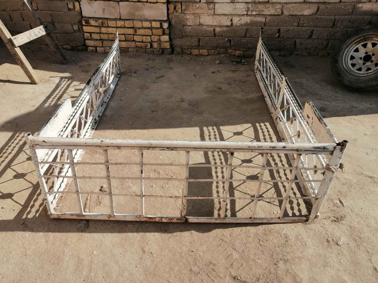 سلام عليكم محجر سياره نيسان شبوط تك قماره 2001 خمسه جنكال سعر ب150 رقم  ***********
