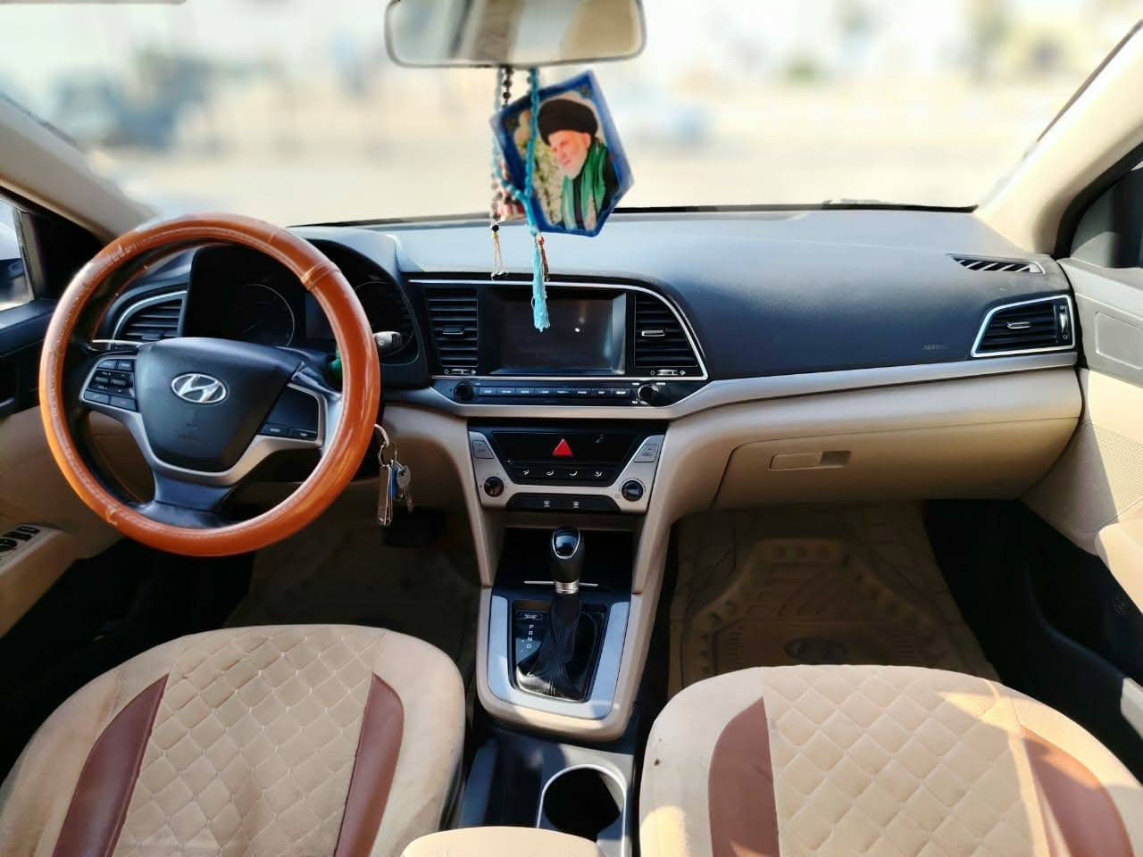 السلام عليكم النترا للبيع موديل 17 مكينة 1600 سيارة جديدة استخدام شخصي سنوية بأسمي شرط تحويل بيها بالبنيد رشة قليلة شبر و بارد بالباب الخلفي الباقي مكفول
مكاني ديوانية مركز 
‏‪0780 011 4413‬‏
‏‪0 773 367 6220‬‏
