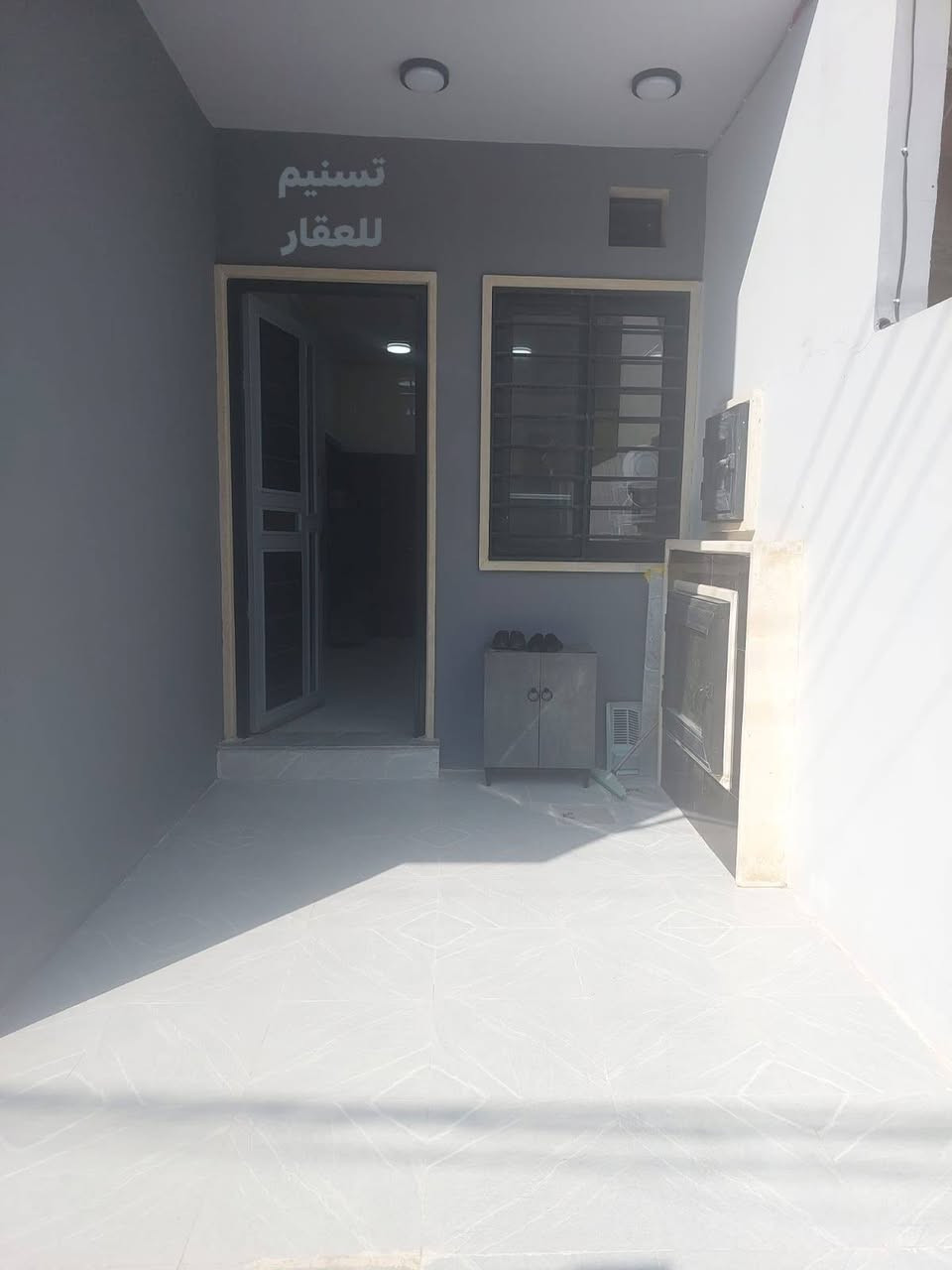 دار حديث للبيع
الموقع : حي البلديات قرب( سايدين سانكو مول)
المساحة : 130 متر
الواجهة : 6 ونص متر
الاتجاه : شروق تام
عرض الشارع : 8 متر
سنة البناء : 2025
ط1 مطبخ استقبال هول صحيات وغرفة نوم
ط2 بيتونة
للاستفسار
***********
***********نستقبل طلباتكم العقارية بيع شراء ايجار
