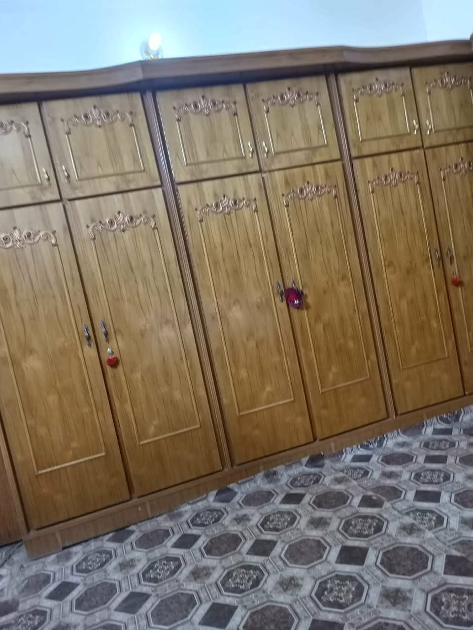 للبيع غرفه نوم سوكي سعر ٨٠٠ وبيه مجال ع خاص
فلوجه السجر
*********** للاستفسار
