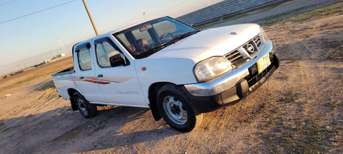 السلام عليكم بكم نيسان ٢٠٠٧ شرط محرك كير صدر تخم تاير تدفة تبريد شغال السيارة جاهزة. مشروع وطني لل ٢٩ رقم كركوك دفتر بانزين موجود. مكفولة ماعدة شبر بل تكمة من جهة الباب خلف السائق.السعر مال بيع ١٠٧ بيها مجال للشراي مكان صلاح الدين العلم الربيظة ***********
