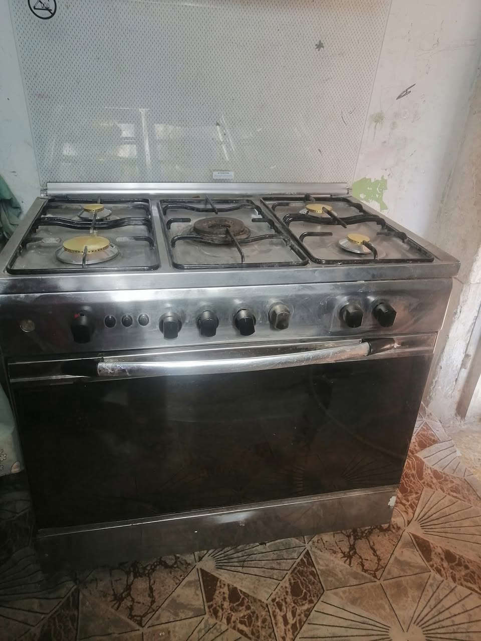 طباخات للبيع لفرش ١٨٠ ثاني ١٥٠ نهايته عنوان الديوانيه حي عسكري قرب مدرسة العراق *********** شراي دخل خاص
