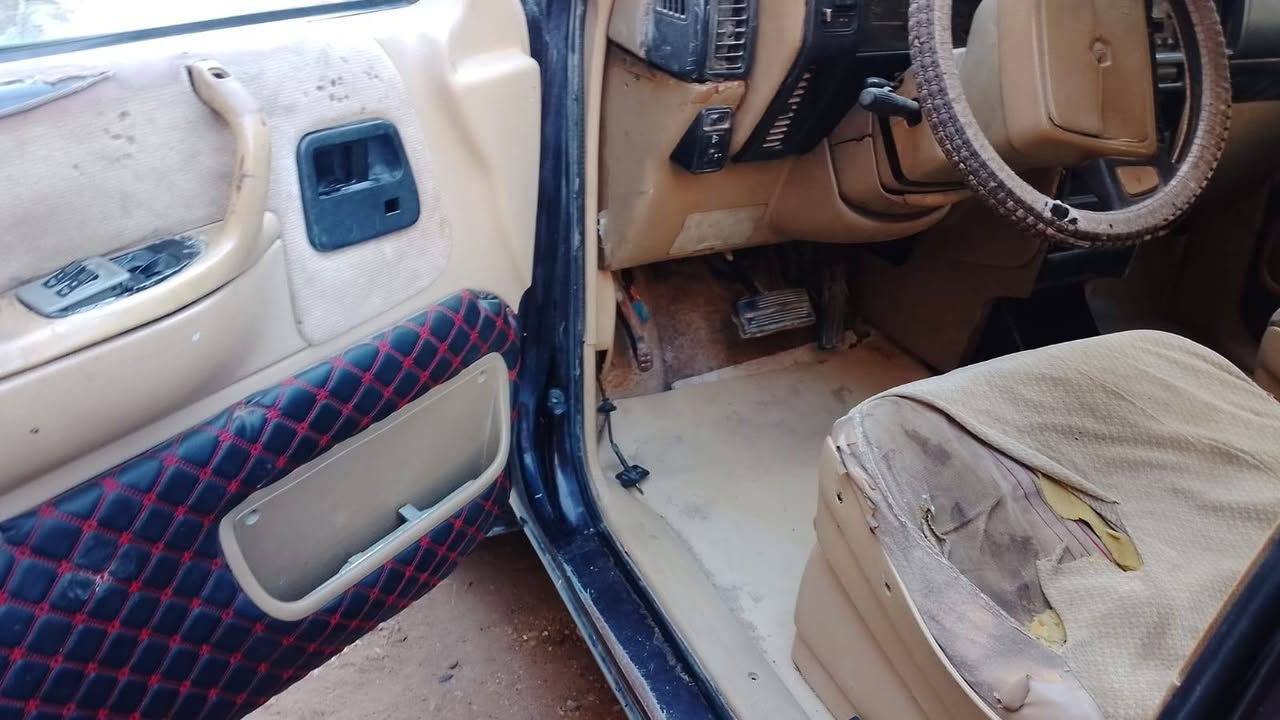 دوج كلايسلر  موديل ٢٩ سياره كلش نظيفه تخم تاير صدر أمامي خلفي جديد دواخله كلش حللوه سياره طافيه يعني محرك رقم بغداد مشروع لل٢٧ السعر ٢٠ الاتصال ***********
