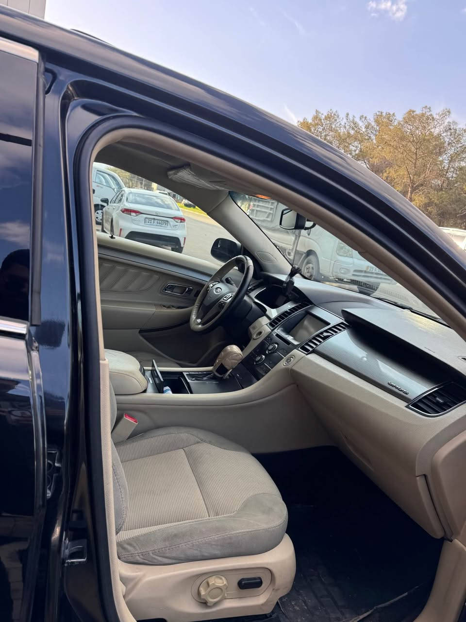 ford tauros 2013
niva 
sel 
سلاید 
بێ بۆیاخ 
تەنها ٢ پەلە ساردی هەیە
شاشە گەورە 
گیر و مەکینە نەکراوەتەوە 
*********** السليمانية, العراق
