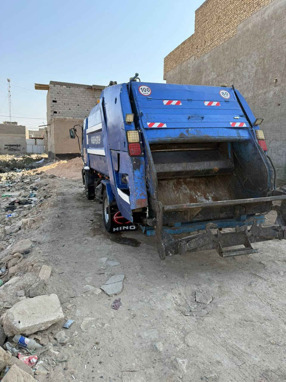 سلام عليكم كابسه شيطان للبيع م  2013
مكينه كمنز 102جديده كبسه 8 ونص 
رقم انكليزي تحويل ثاني يوم هزة جديده 
سياره نضيفه وخير من الله جاهزة وكبل للشارع السعر 170 وبيها مجال مكاني بغداد  حي اور 
السيارة بسمي
الاستفسار اتصل ***********
ملاحظة السيارة شغالة بشعب شارع الصحة
