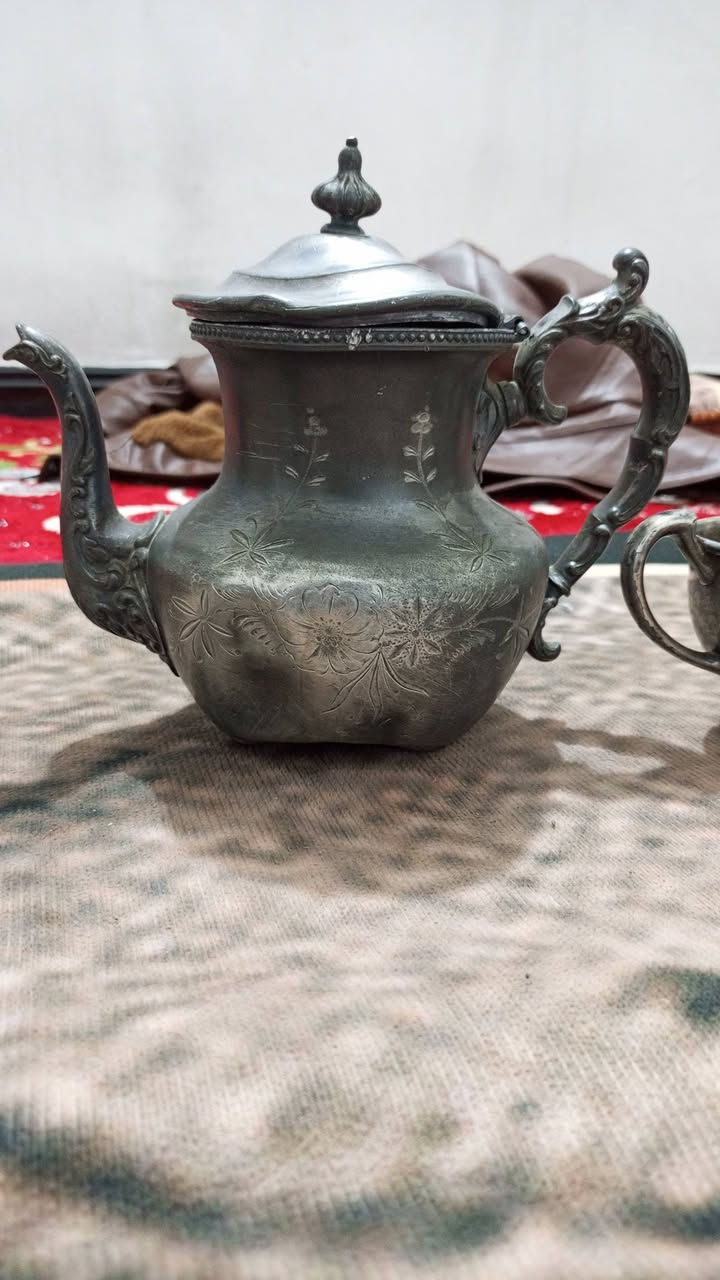 السلام عليكم عدي ذني ماعرف قديمات ناس يكلولي فضه ويكلولي مطليات حيروني اريد ابيعهن بليرضي الله عنواني بغداد ***********
