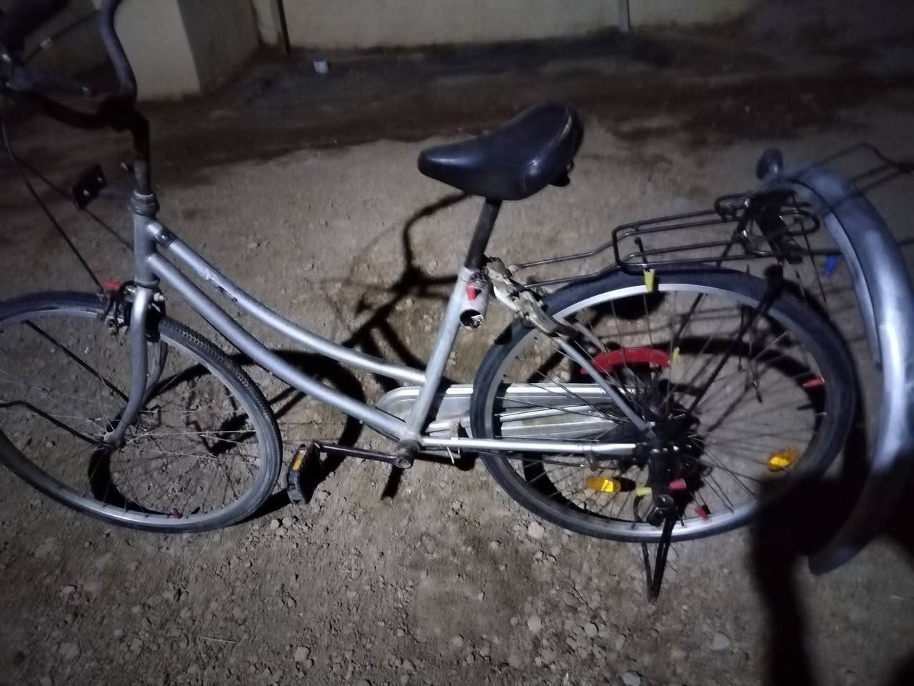 بيسكل البيع باله ياباني سعر 70 وبي مجال


**إذا كنت صاحب هذا الإعلان وتريد حذفه لأي سبب، رجاءا أرسل رسالة إلى الدعم الفني**
