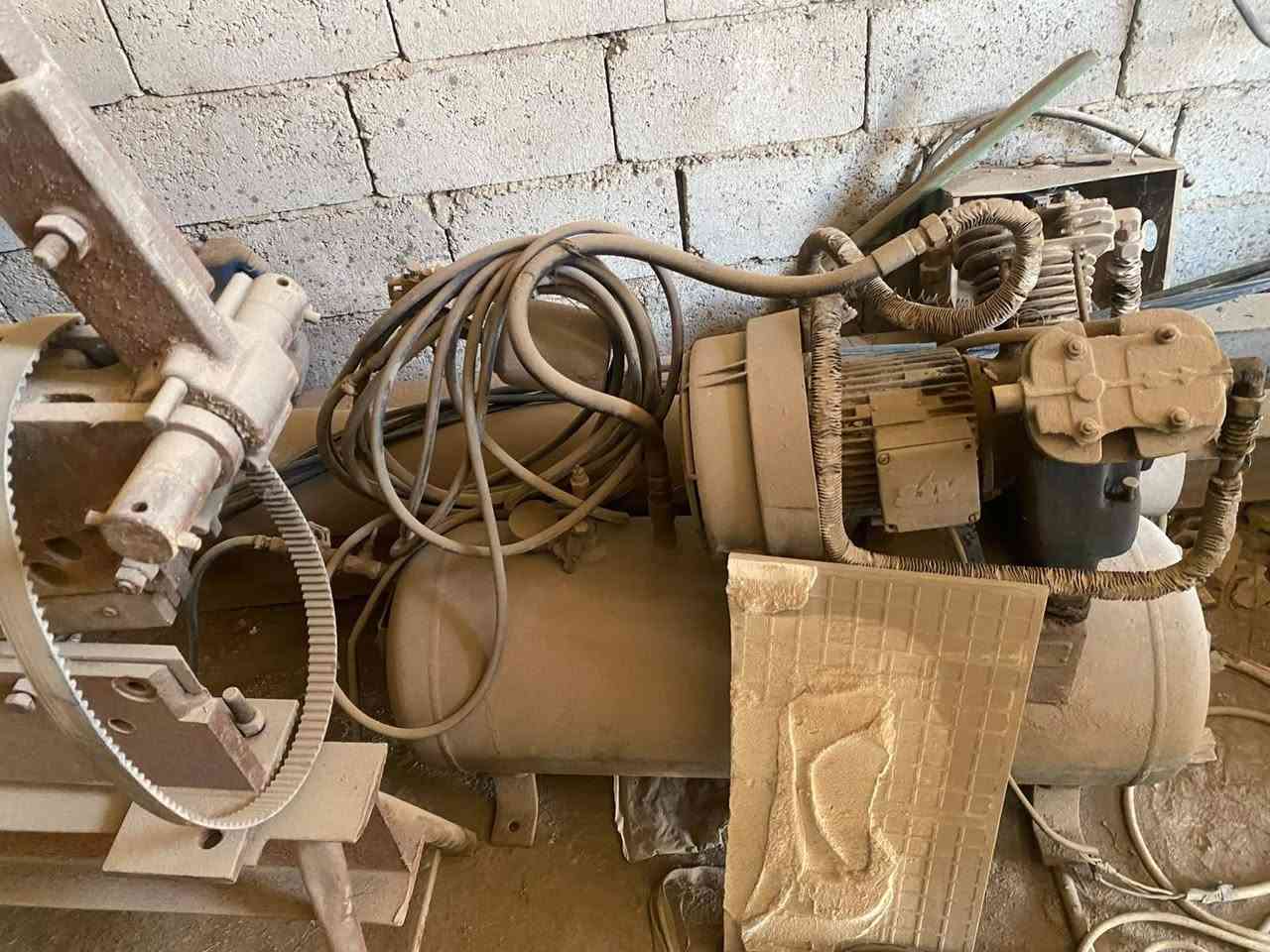 للبيع مكينه بلغاريه وتاروسات العدد2 وكترات العدد 2 شغالات 
@ ***********
