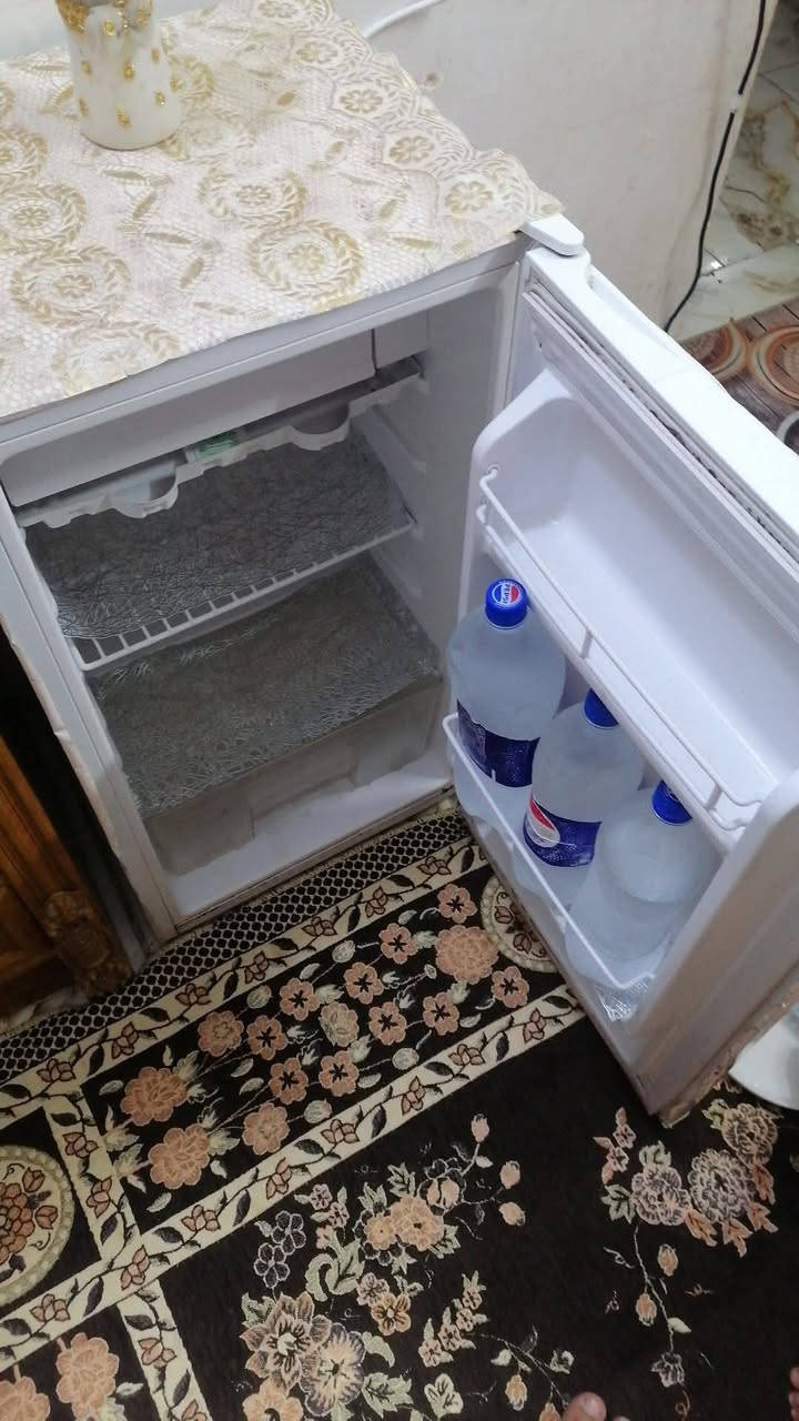 ثلاجه لبيع كلش نضيفه شراي يتصل ويدلل ***********
