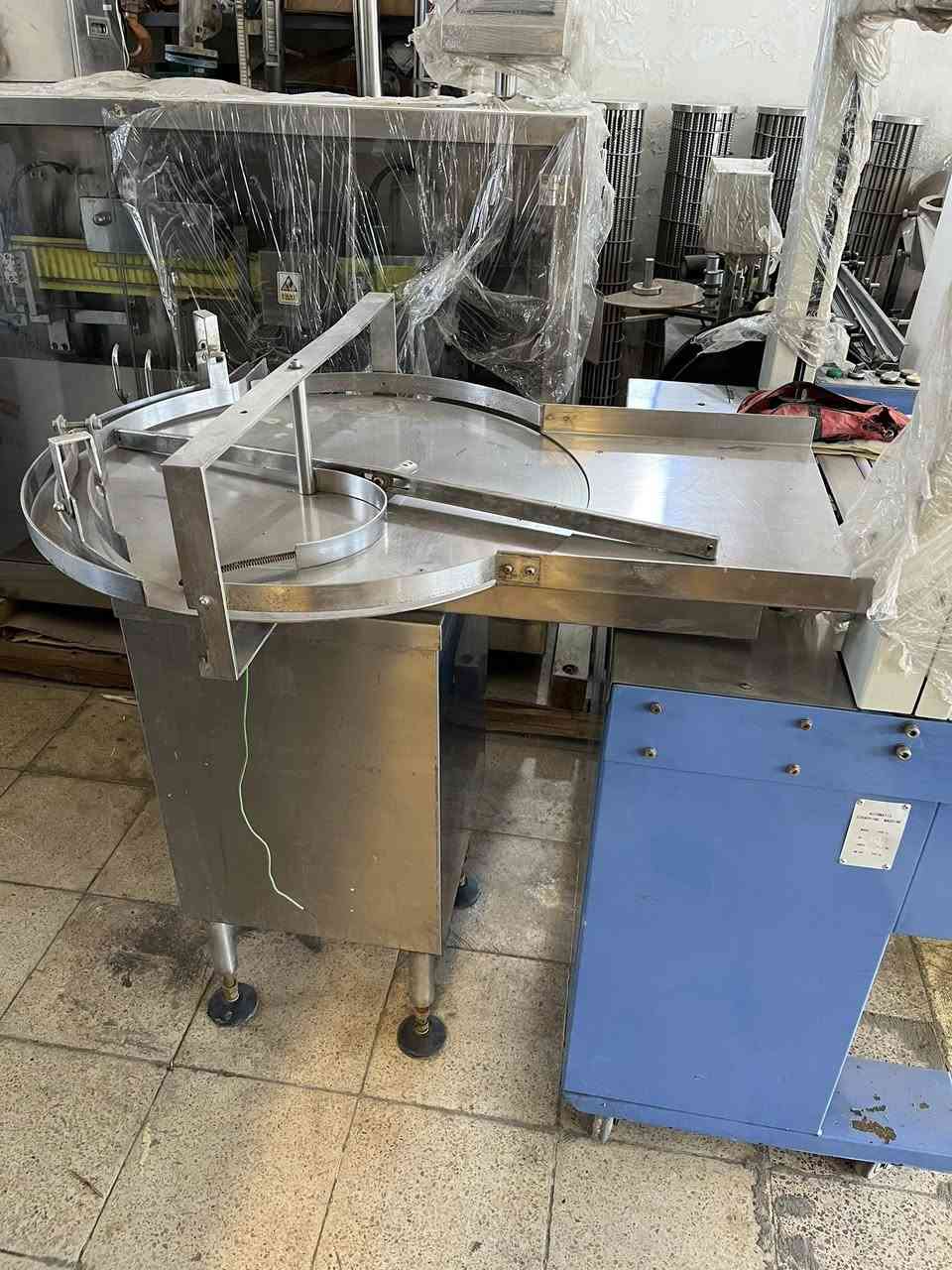 السلام عليكم.. للبيع وجبة طاولات تجميع وتوجيه عبوات (صواني دوارة) ستانلس ستيل.
المعدات بحالة جيدة جداً ونظيفة، ومثالية لأصحاب معمل (أغذية، تعبئة مياه، منظفات، أو أدوية).
المواصفات: ستانلس ستيل بالكامل (درجة أولى). محركات مزودة بـ (Gearbox)
***********
***********
