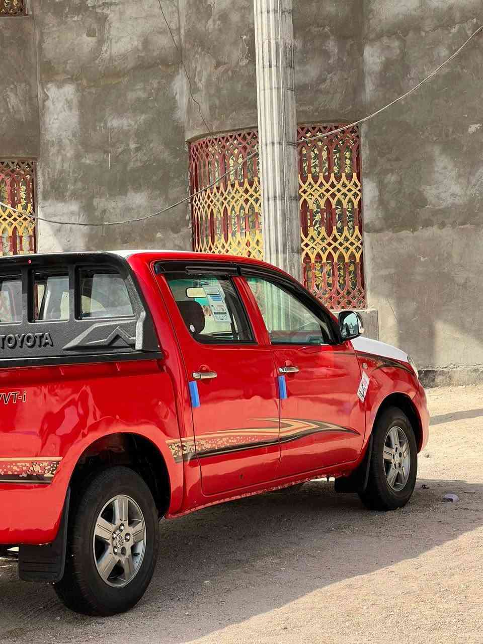 يلا السلام عليكم للبيع هايلوكس موديل 2009 مكينه كير حداده جهازه  السياره بيها تجيه وصبغ عام  سنويه 27 رقم بصره المكان البصره قضاء الدير الهاتف *********** السعر 120 وبيها مجال للطيبين
