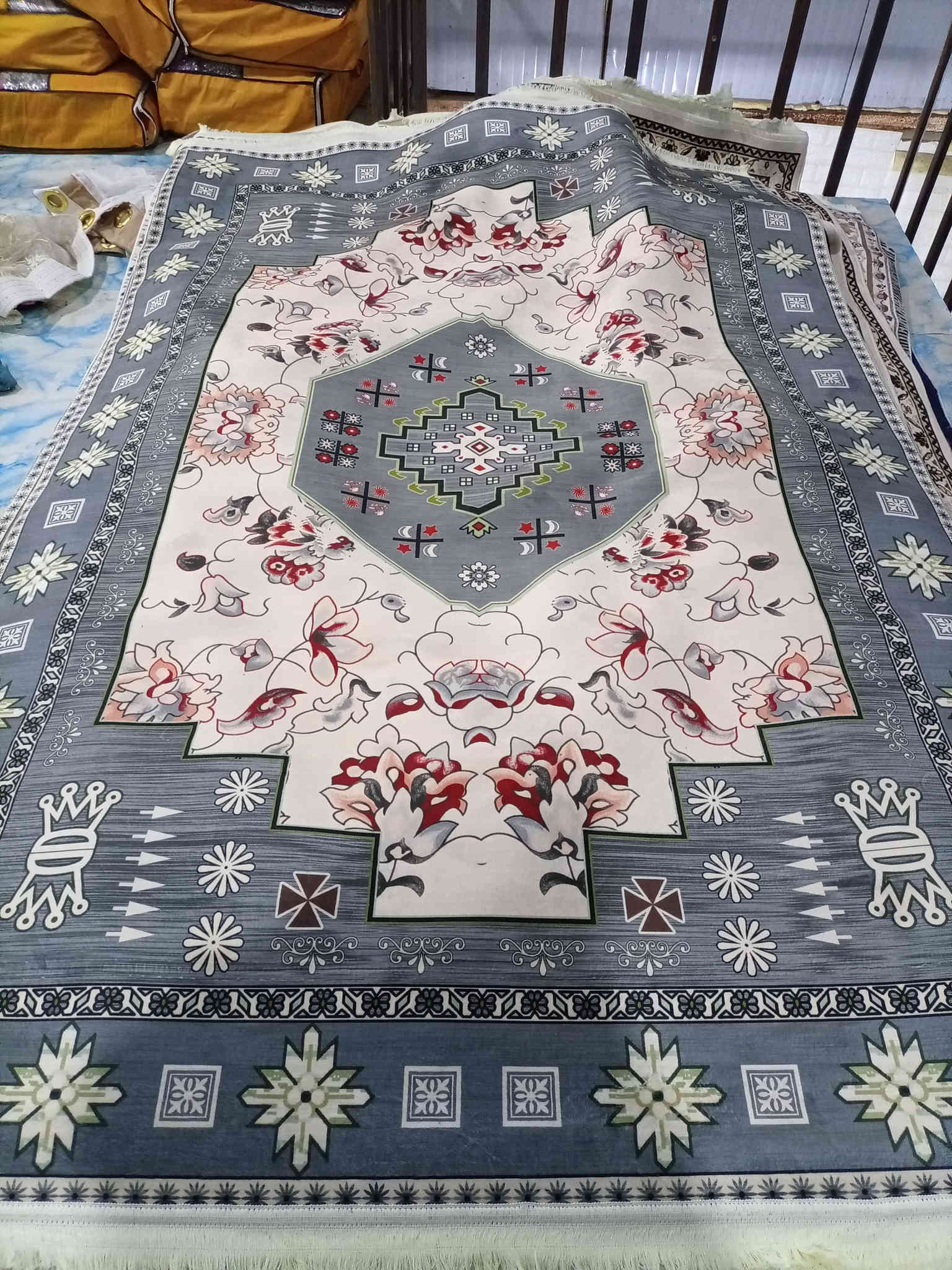 كلاودي درجه اولى ضهر كابوي رصاصي 
قياس 2ب3 ستندر
***********
