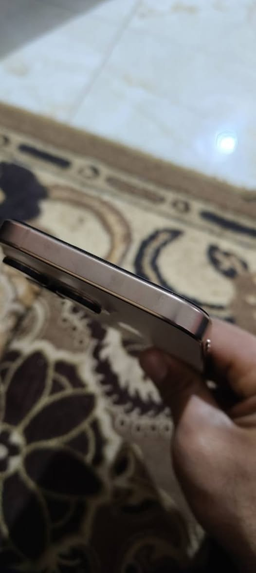 السلام عليكم أخوان 
أيفون 16برو ماكس شرق الاوسط بطاريه 100
نضافته 100%
اتصال ***********
