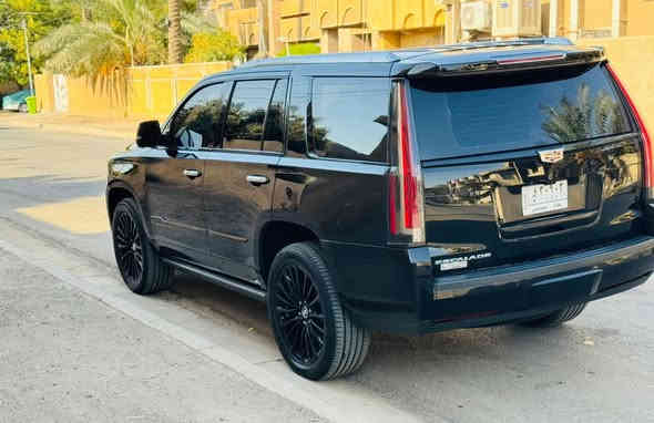 السلام عليكم
كديلاك اسكاليد  بلاتينيوم vib
وكالة المنصور للبيع موديل 2020 
‏‎ماشي (80)  ألف‏‎ كيلو 
‏‎افخم سياره من ناحية القياده 
‏‎السياره اعلى فئه بالمواصفات 
‏‎الكشنات
‏‎كهرباء 
‏‎خزن 
‏‎تدليك مساج
‏‎كشنات جلد بيجي 
‏‎تدفأه تبريد 
‏‎سماعات بالكشن 
‏‎حساس خلفي امامي 
‏‎رادار ٣٦٠ درجه 
‏‎اتو بارك 
‏‎داتا شو 
‏‎هاندبريك اوتو 
‏‎اوتو هولد 
‏‎خمس كامرات 
‏‎خمس بصمات 
‏‎شاشات خلفيه 
‏‎نفكيشن 
‏‎جكات 
‏‎لايت ليزري 
‏‎دوسات كهرباء 
‏‎سقف شامو 
‏‎سقف بانوراما 
‏‎ستيرن كهرباء وخزن وتدفأه 
‏‎شاحن وايرلس
‏‎ثلاجه 
‏‎المحرك ٨ سلندر حجم ٦٢٠٠ 
‏‎كير ١٠ نمر 
‏‎الجنطه كهرباء 
السعر 45000 دولار وبيها مجال 
*********** 
العنوان: شارع فلسطين
