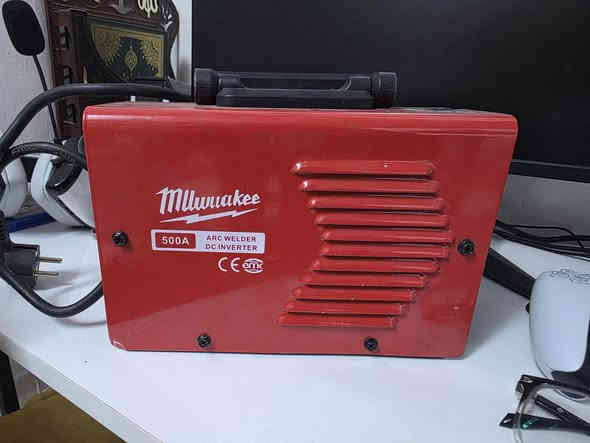 السلام عليكم
مكينة لحيم الكترونيه حجم صغير مستخدم قليل شرط لحيم وهرش كامل ملحقات قناع وواير بارد متر وواير حار 4امتار وكارتون كامله مكمله سعرها 50الف +نطارات الكترونه اصليه بدون بطاريات تشتغل على شراره الحيم سهرها 15 مكاني بصره الابله ***********
