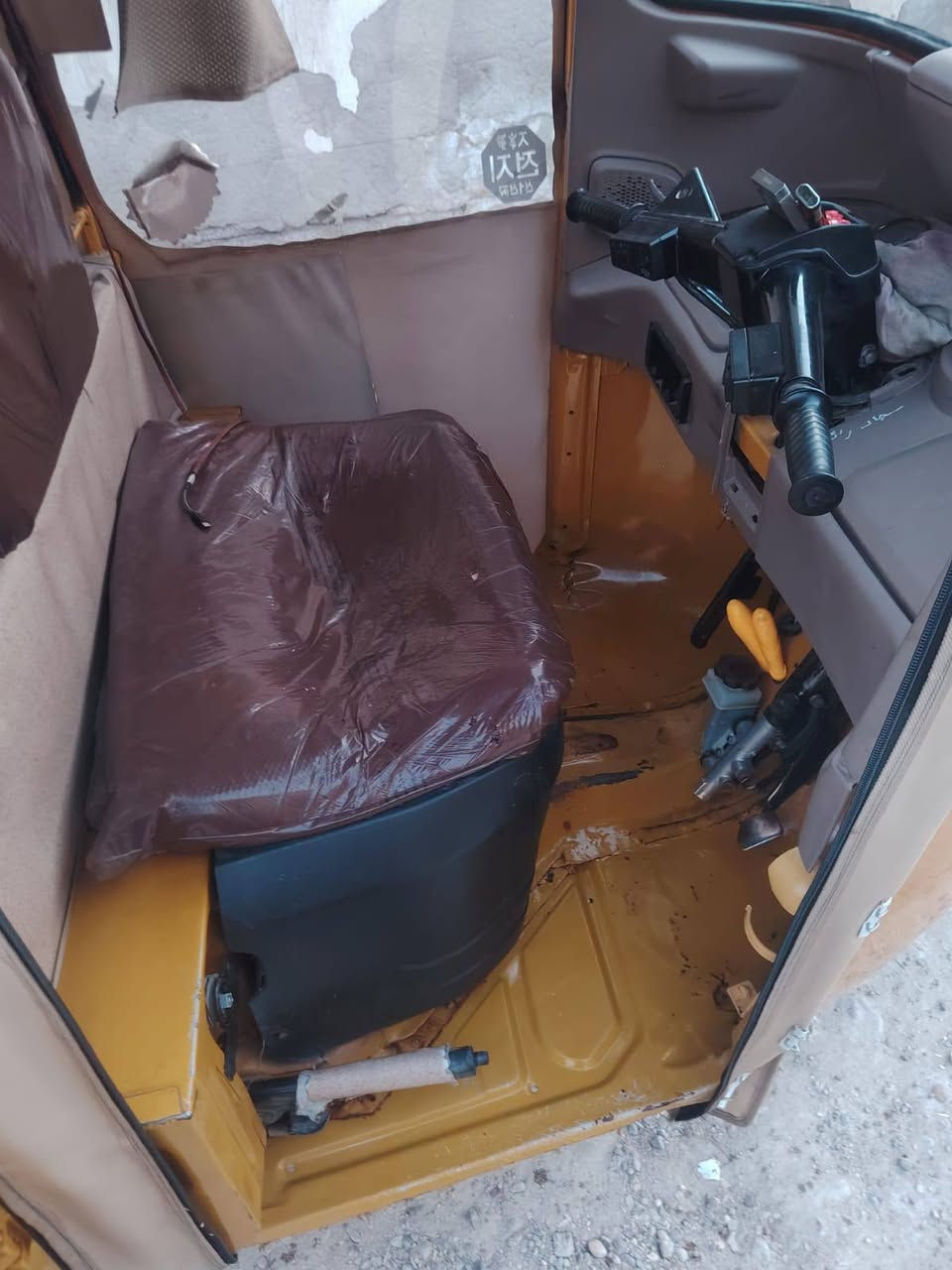 سلام عليكم تكتك ٢١ مسجله بل سنويه ٢٠  تكتك جاهزه ونضيفه  تخم تاير جديد لسيبايه مو وياها هاذ رقم الهاتف خاص ما متواجد مارد خاص ***********
سعرها ٧ ٦٠٠ وبيها مجال قليل
