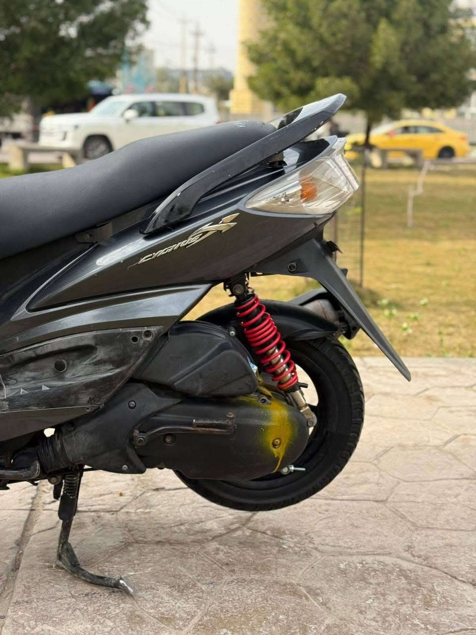 سلام عليكم سكنس فحل للبيع دراجة نقص مابيها كفالة عامة من مكينة من كفرات منفيس بيها مدفوعة كمرك بيها وصل مال دفع السعر950 وبيها مجال قليل مكاني بغداد العامرية***********
