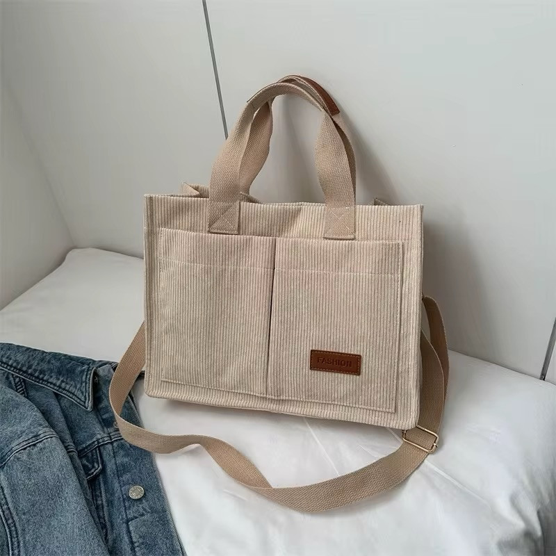✨ شنطة كوردروي أنيقة وعملية ✨

🤍 لون كريمي هادئ يليق على كل الإطلالات
👜 تُستخدم كشنطة يد أو كتف
📦 واسعة ومناسبة للجامعة، الدوام والمشاوير اليومية

💰 السعر: ٨,٠٠٠ د.ع فقط
🚚 التوصيل: ٤,٠٠٠ د.ع لجميع محافظات العراق
✅ ضمان فحص القطعة أمام المندوب

سعرها لطيف وشكلها مرتب ويطلع حلو على اللبس اليومي 🤍

#اكسبلور_فولو #اكسبلور_explore #حقيبه #جنط #trend


**إذا كنت صاحب هذا الإعلان وتريد حذفه لأي سبب، رجاءا أرسل رسالة إلى الدعم الفني**