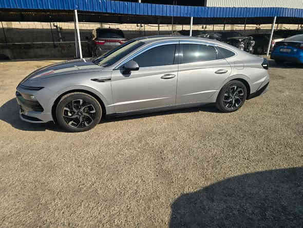 سلام عليكم هونداي سوناتا موديل 2025 وارد كوري غار بيها قطعتين صبغ  ترهم شهداء واصل بغداد من الديه كتاب شهداء السعر 168 حره كمرك بسم المشتري 188 الاستفسار الاتصال ***********
