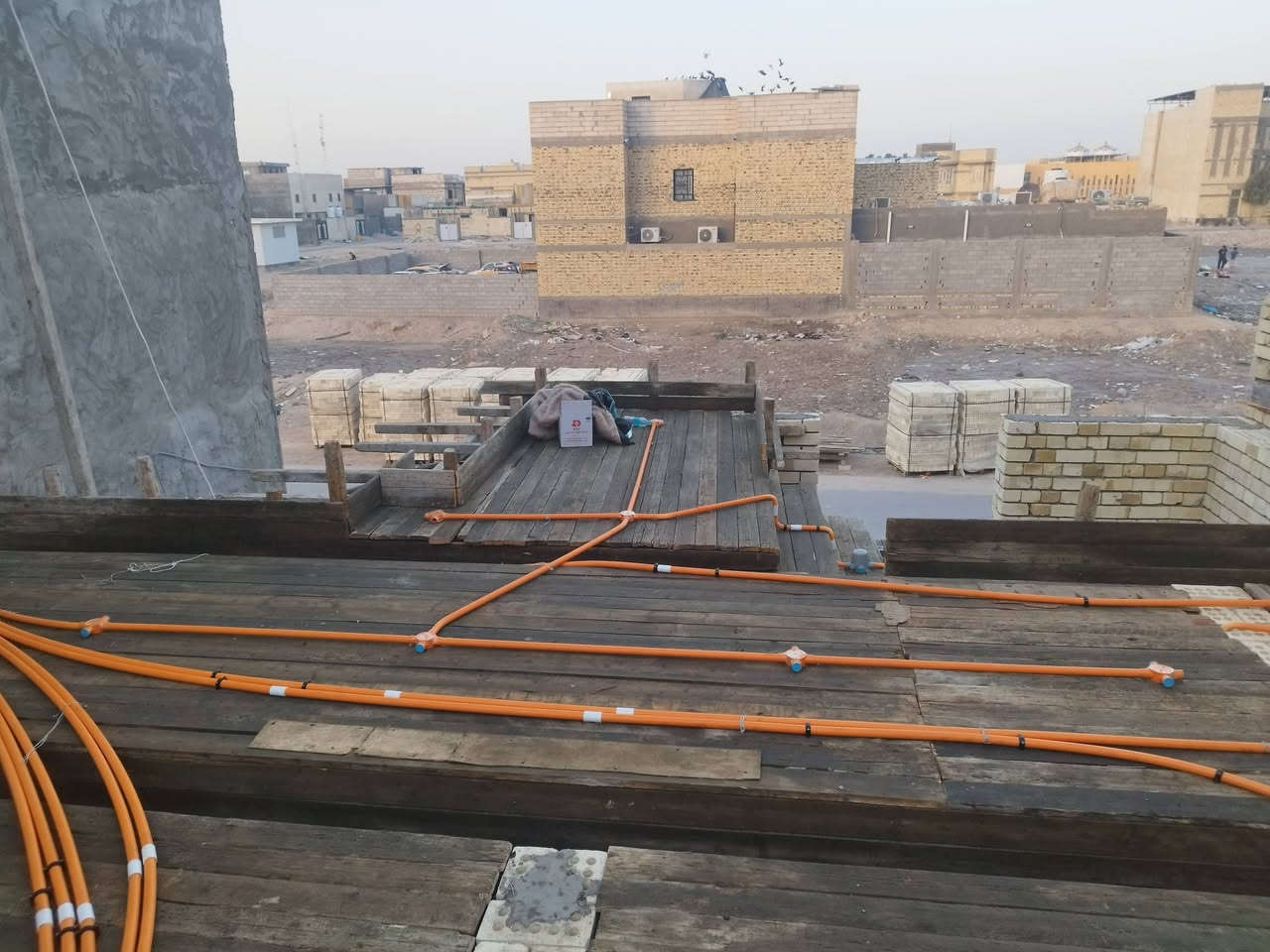 تم اكمال شبكة سقف في منطقة حي بغداد المساحة 200متر تفاصيل العمل 1_منظومة انترنيت  2_منظومة TV 3_منطومة كامرات 4_منظومة سبالت 5_منظومة بلك سويج منفصل عن الإنارة 6_منظومة إنارة منفصل     مستعدون لعمل كافة التاسيسات الكهربائية كادر ال فارس التواصل واتساب ***********

✅✅✅
