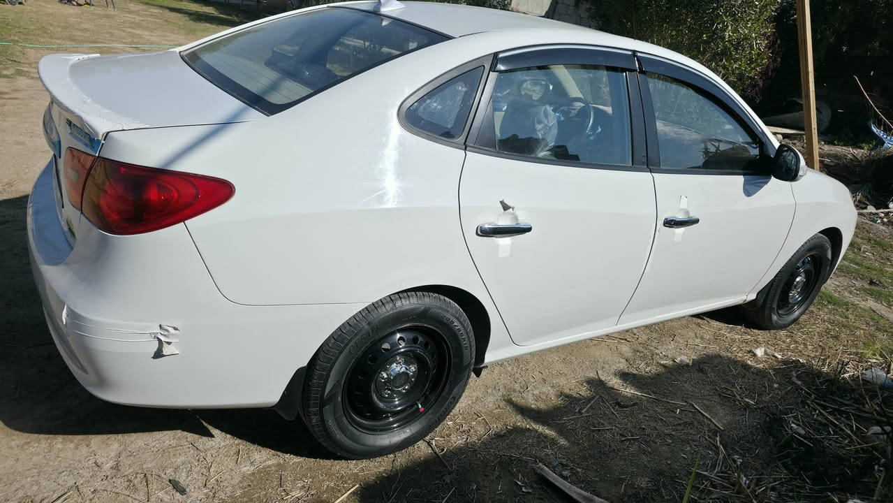 #الانترة 2010 بغداد الرقم الجديد تحويل مباشر
مكينة2000دوش وفتحة السيارة مكفولة فقط قبق جنطة صبغ 
جديدة بمعنة الكلمة داخل وخارج وهاي شوفة عينكم 
سعرها 120 بيها مجال حك الجية 
مكاني المحمودية مقابيل نادي المحمودية الرياضي 
*********** او  ***********
