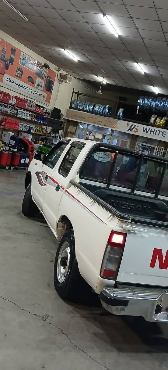 ان بيکب مۆديل 2012گيرومەکينەوئەکسل بەشەرت تەعويل وغرامە وەکالە بەشەرت هەردوو دۆسەی بۆياخە لەگەل دەرکای سەکن بەس بەخە سەيارەکە نمونەيە لە جوانی ***********
