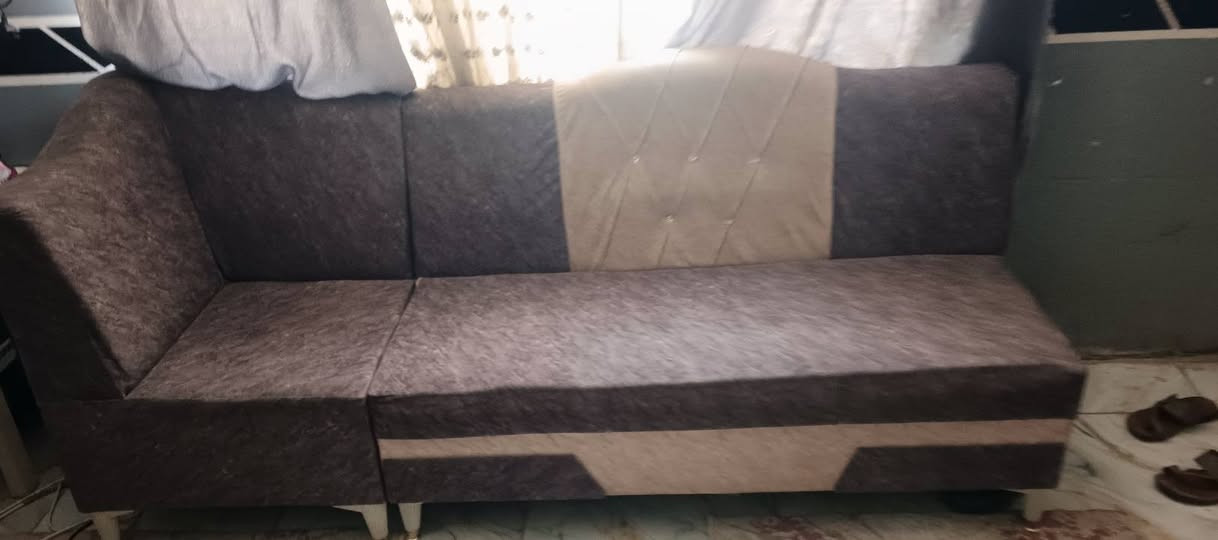 غراض لبيع خابر وخادم
***********
