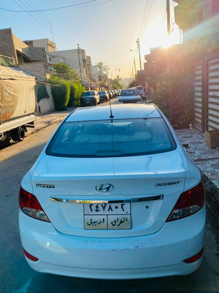اكسنت ١٢ بلو خليجي فول مواصفات ١٦٠٠ دوش
شاشه كاميرا فتحه اشاير بالمري تحكم ستيرن 
تبريد جديد باتري جديد تخم تاير جديد صدر خلفي امامي جديد جاهزة السيارة رقم اربيل شرط التحويل 
بيهه ربع بنيد صبغ اثر كدمة الباقي كفالة من كلشي 
مكانهه بغداد ***********
السعر ٨٨
