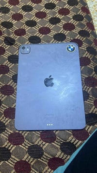 ايباد m4 مستعمل بطاريه،93  الذاكره 256  ضمان اسبوعين صار بيه شي ترجعلك...