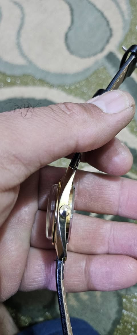 ساعة اوريس(ORIS) 
سويسري اصلي انتاج السبعينات
نصب_تكويك
تغليف ذهب
السعر 75 الف
للتواصل ***********
