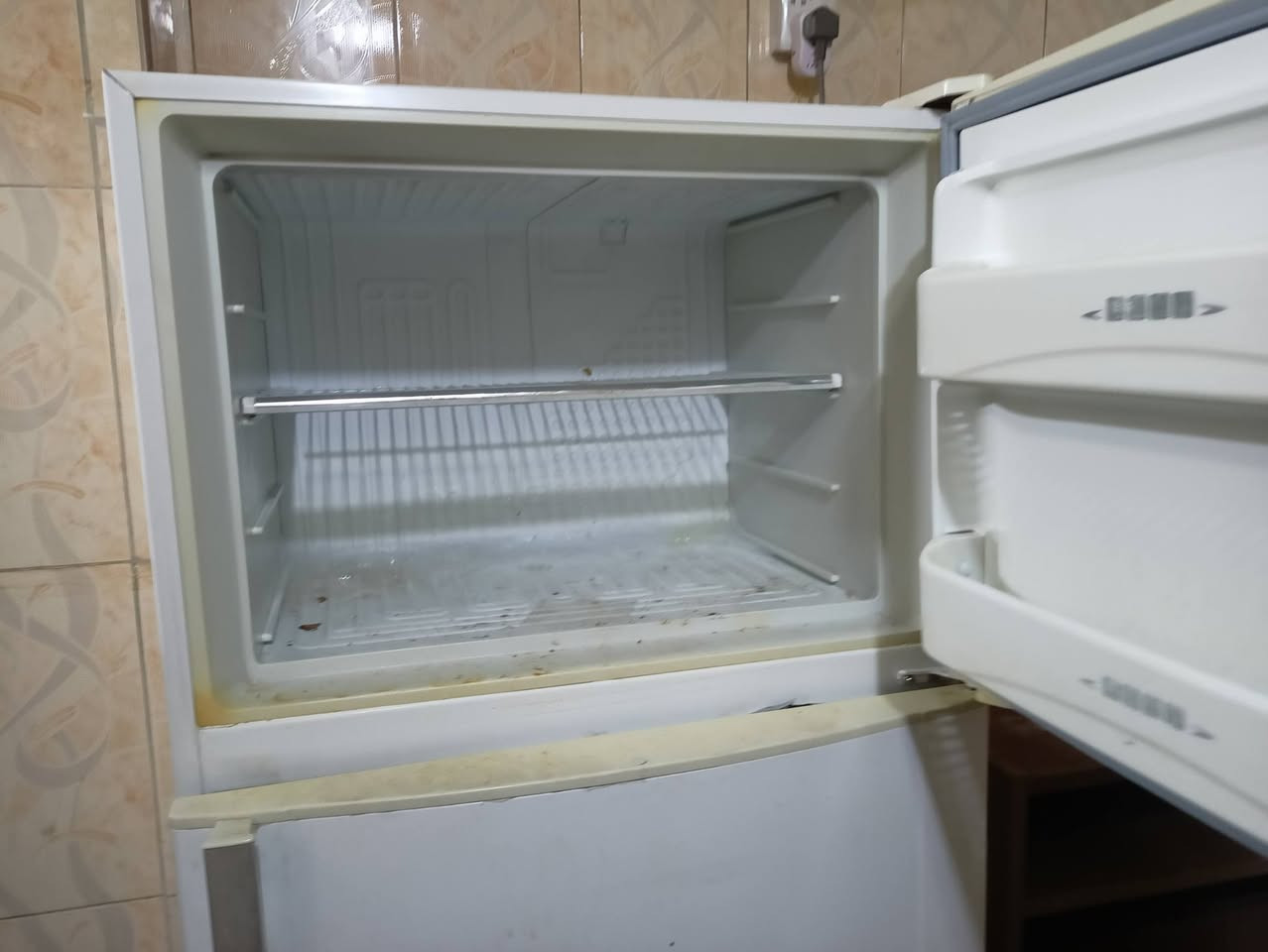 اثاث مستعمل نظيف للبيع
للاستفسار: ***********
