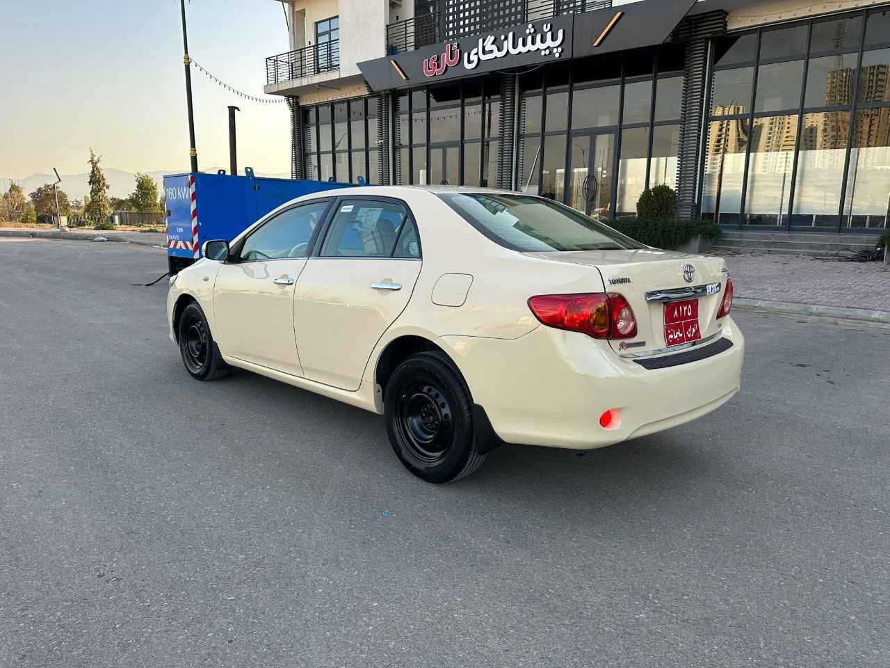 بەناوی خوا کرولا مۆدیل 2010 بیلاد تەکسی کراوەبە ئۆتۆماتیک  بەشەرت  مەکینە بەشەرت  تەبرید سەیارەکە زۆر جوانەو مالی دۆستە دووپارچەی بۆیاخە پیشی لای دەبەی ئاوەکە تۆزیک هه یە سەیارەکە فول جوانکارییە  سعر119گەلا  مامەلەیەکی کەمی برایانە / م *********** مشتەری تیل بکە لەخزمەتم 
    فایبەر واتس ئاپ لەسەر لەخزمەتم Singapore
