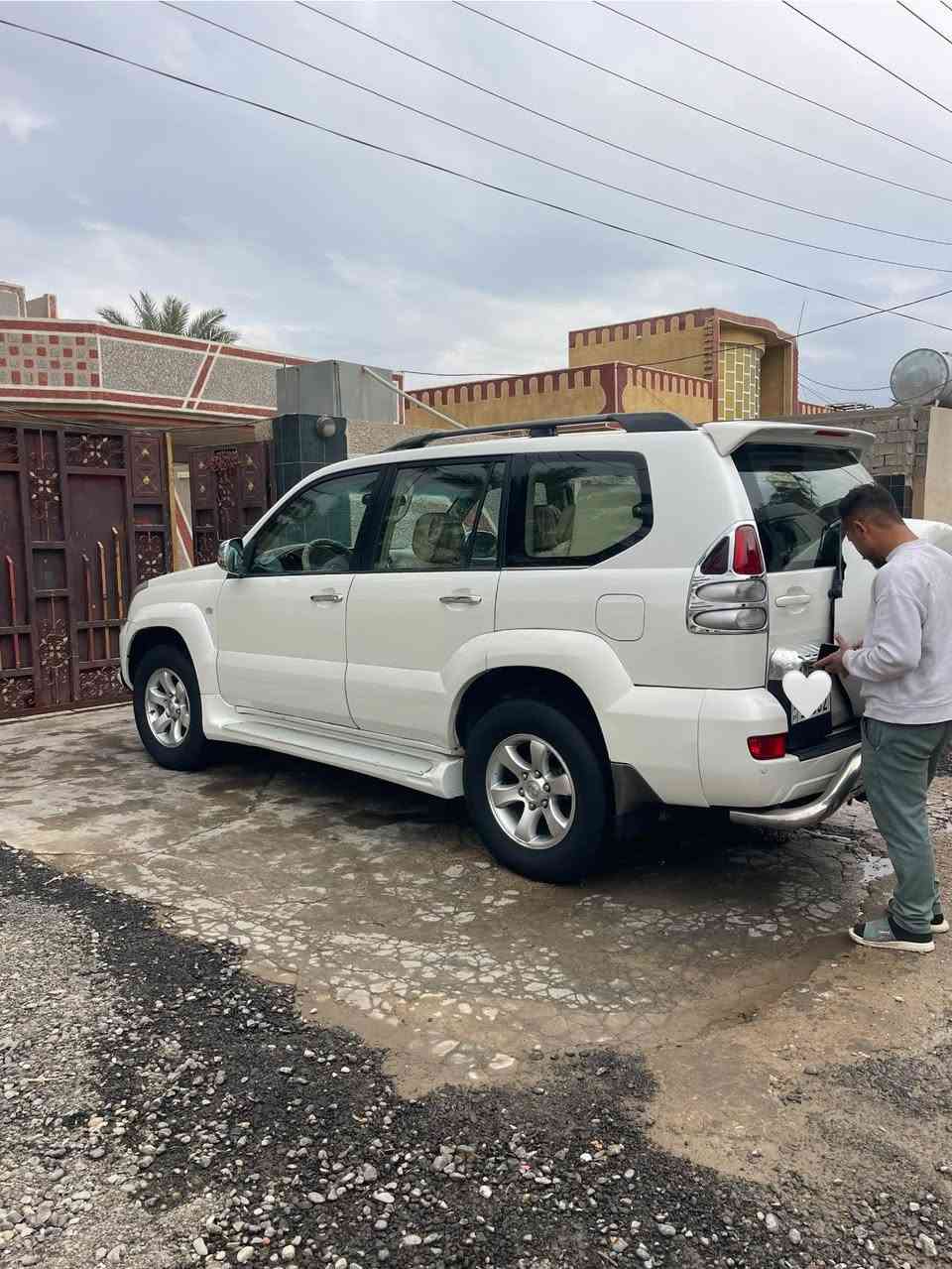 سلام عليكم للبيع برادو 2007 مكينهV6 4000 مواصفاتVX السياره نظيفه بيها صبغ جاملغ امامي وبنيد مكينه مامفتوحه تخم تاير رقم أربيل دولي ***********
