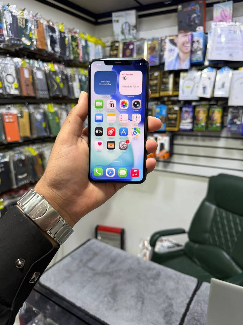 للبيع فقط
11 برو ماكس 

جهاز نظيف وشرط ما مفتوح وحاسبة نورمال بدون غراض

ذاكرة 256 

بطارية 88‎%‎

دبل سيم 

نموذج M

شراي تعال خاص او اتصل 

***********

***********

سعرو 380
