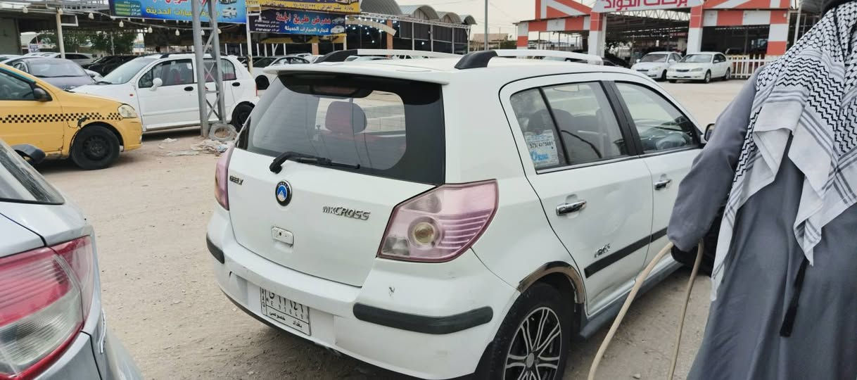 سيارة جيلي كروز رقم بغداد موديل 2013 كفاله عامه مكينه وكير جديدات دواخل حلوه وجديده سنويه لل 2029 راعيه بانجف مداور ثاني يوم تبريد تدفئه كهربائيات كله شغاله للاستفسار ***********
