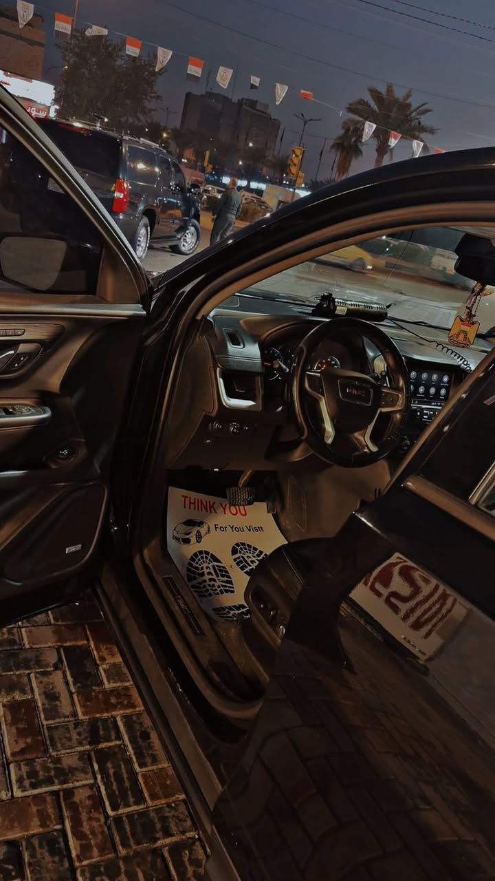 جمسي تيران ٢٠١٨
السلام عليكم هذا حادثه جدا بسيط فقط جاملغ والسعر مالتها جوه سوك عارضه 

عنواني شارع فلسطين قرب مستشفى العالمي 

محرك ١٦٠٠ تيربو 

مانع انزلاق 

زنون بلادي 

كير محرك 

تخم تايرات جديد 

شاشة كاربلاي اندرويد 

حساسات خلفية و كاميرة

اوتو ستوب بلادي 

فول بانوراما 

محوره جمالية بلاك ادشن

السعر 133  ماكو هيج سعر بسوك كله

***********
